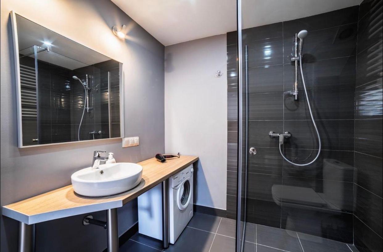 Apartment Ploscha Rynok Lviv Buitenkant foto